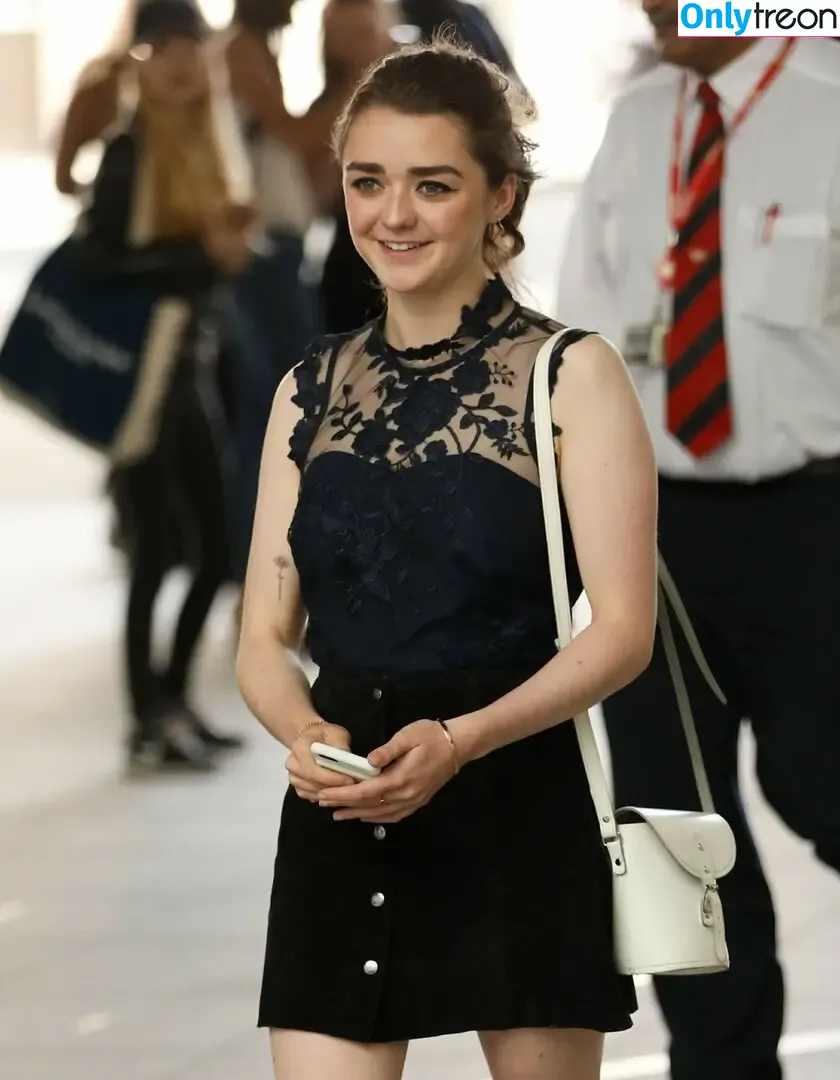 Maisie Williams nude photo #1327 (Maisie_Williams)