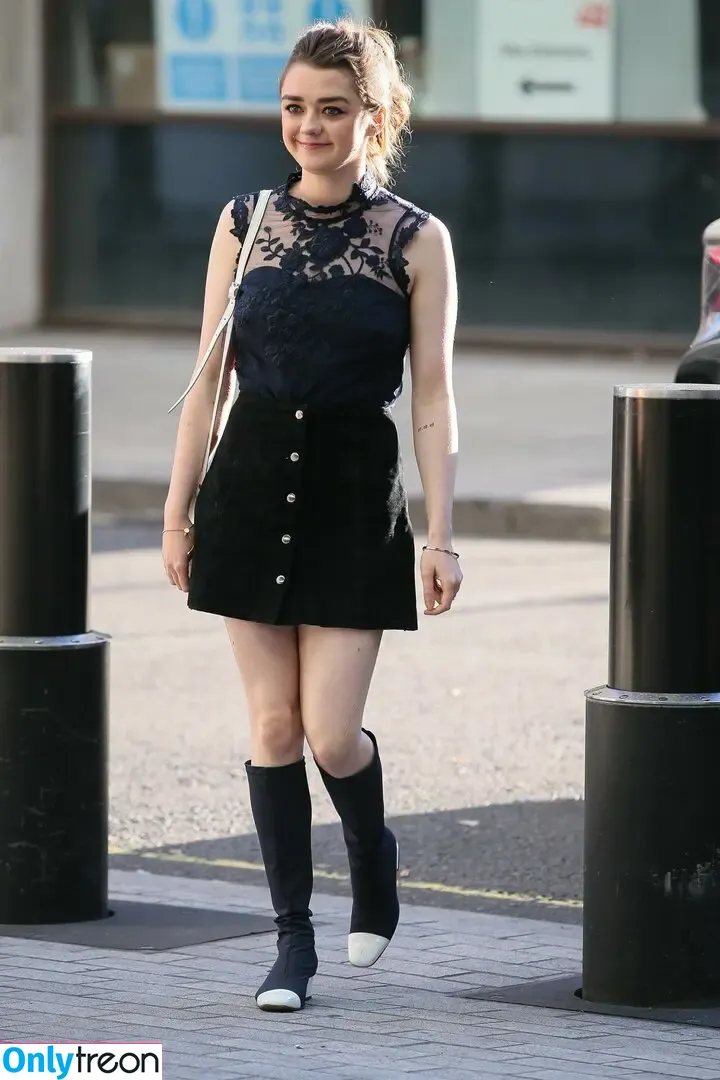 Maisie Williams nude photo #1346 (Maisie_Williams)