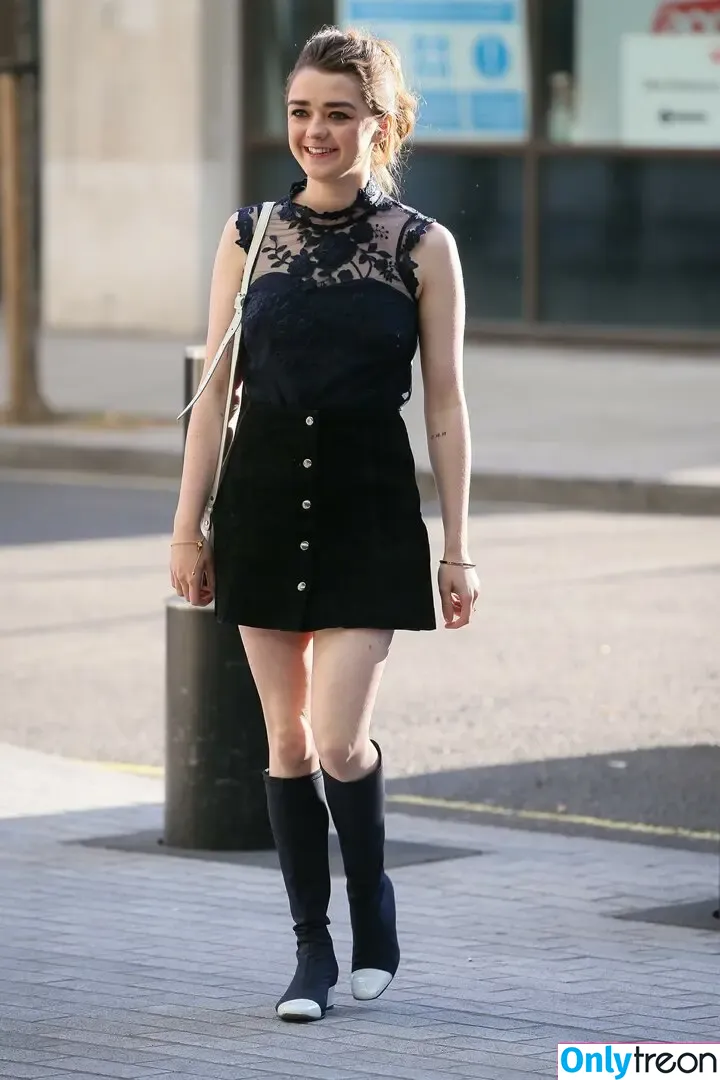 Maisie Williams nude photo #1347 (Maisie_Williams)