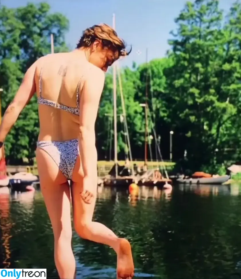 Maisie Williams nude photo #1410 (Maisie_Williams)