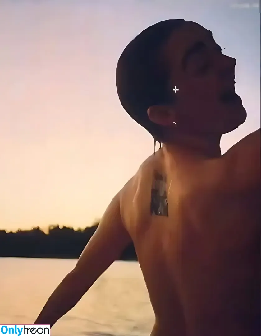 Maisie Williams nude photo #1428 (Maisie_Williams)