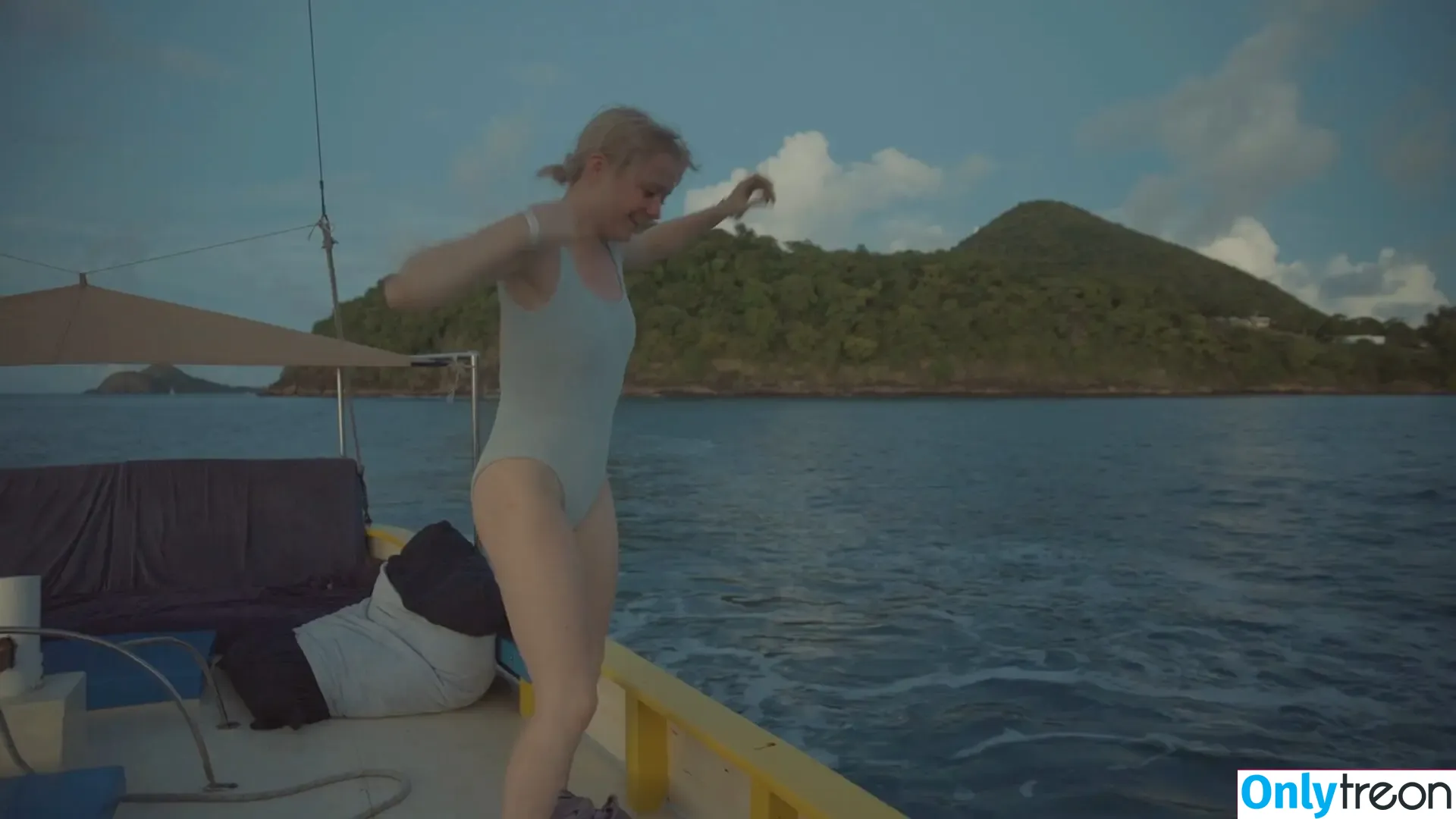 Maisie Williams nude photo #1459 (Maisie_Williams)