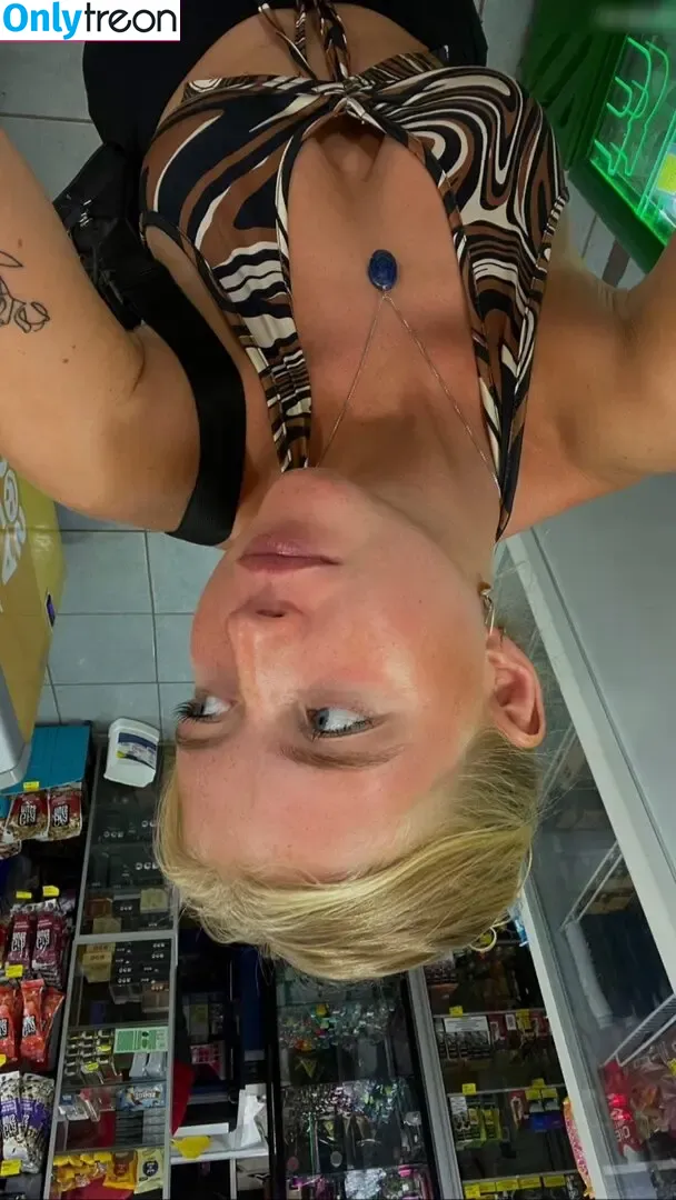 Majaaleonie nude photo #0061 (Majaaleonie)