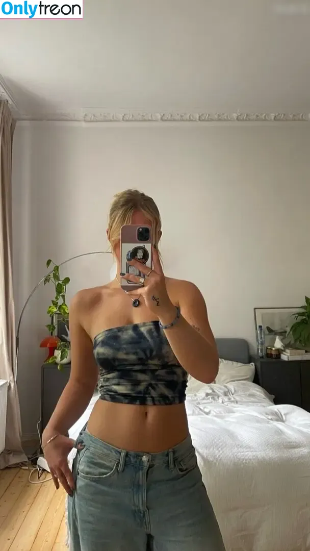 Majaaleonie nude photo #0062 (Majaaleonie)