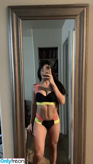 Majajaparaiso nude photo #0011
