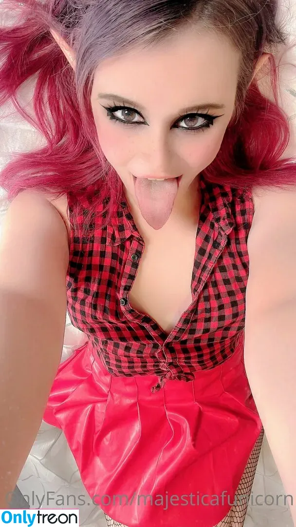 majesticafunicorn nude photo #0177 (dude_you_fugly / majesticnudes)