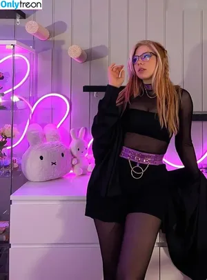 Maji / ilovebitterlife / majijej / officialmajicjames nude photo #0029