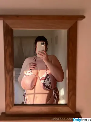 Majikmilk nude photo #0022