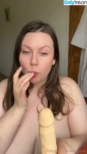 Majikmilk nude photo #0123