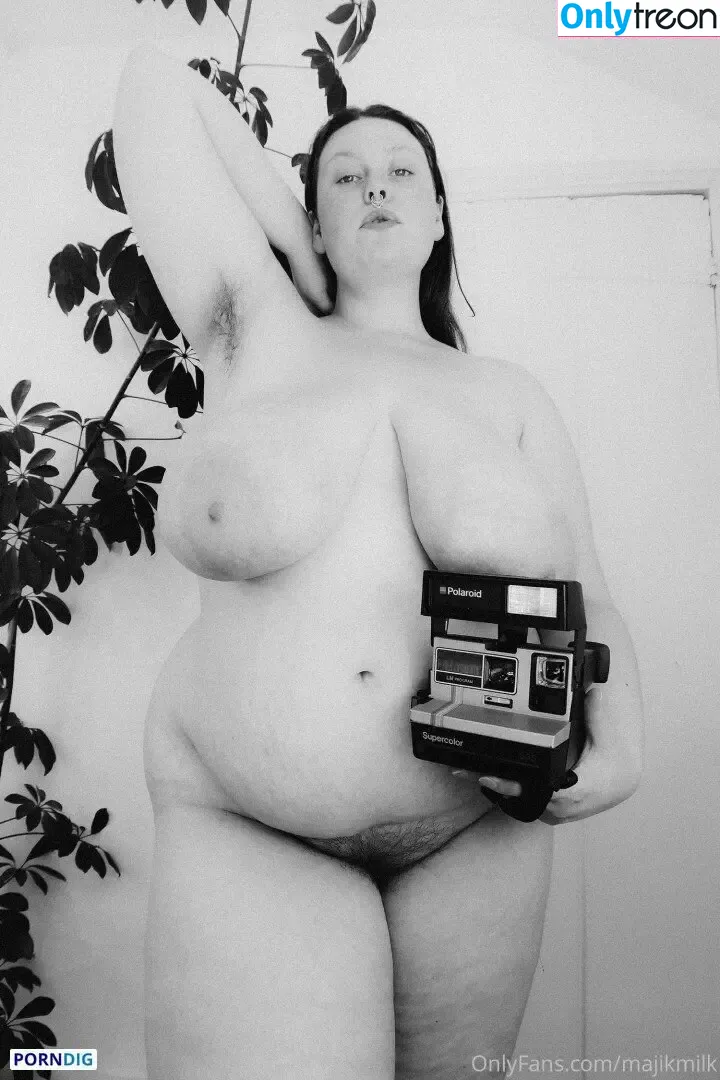 Majikmilk nude photo #0012 (Majikmilk)