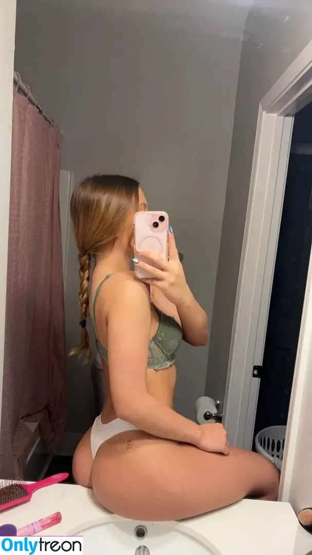 makennakaylee nude photo #0006 (makennakaylee_)