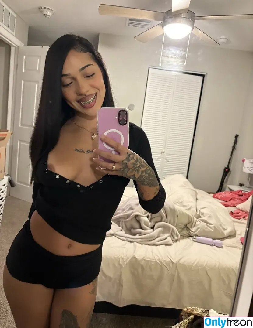 makey0ucrazy nude photo #0025 (makey0ucrazy)