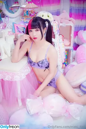 Maki Itoh / maki_itoh / makifuckingitoh nude photo #0836