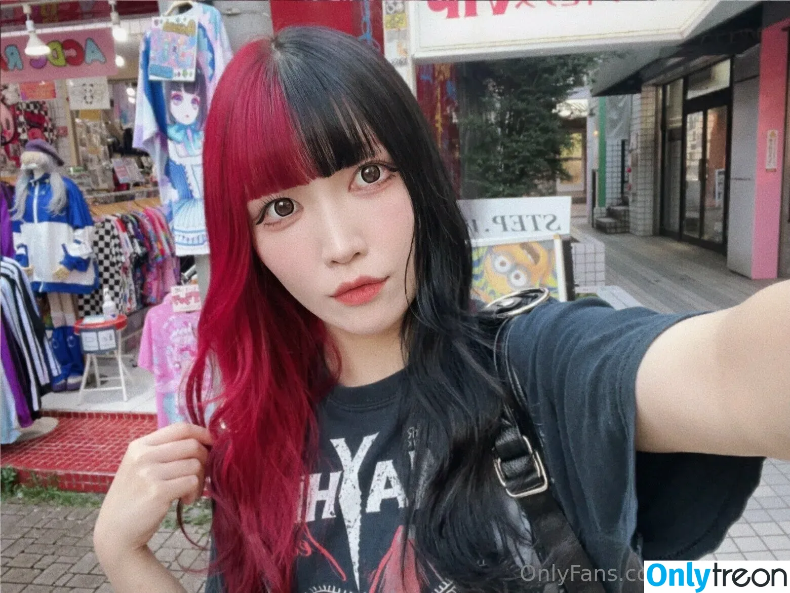 Maki Itoh nude photo #0215 (maki_itoh / makifuckingitoh)