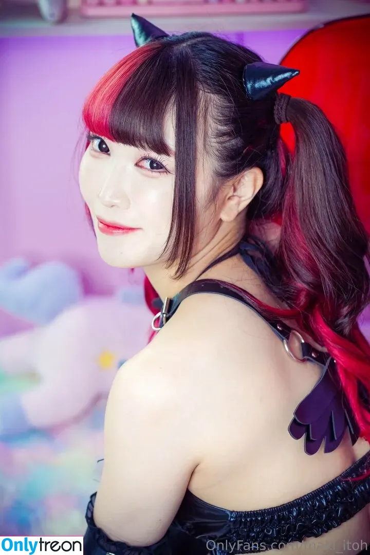 Maki Itoh nude photo #0311 (maki_itoh / makifuckingitoh)