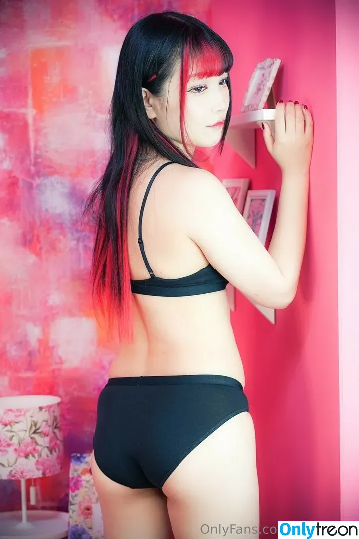 Maki Itoh nude photo #0413 (maki_itoh / makifuckingitoh)