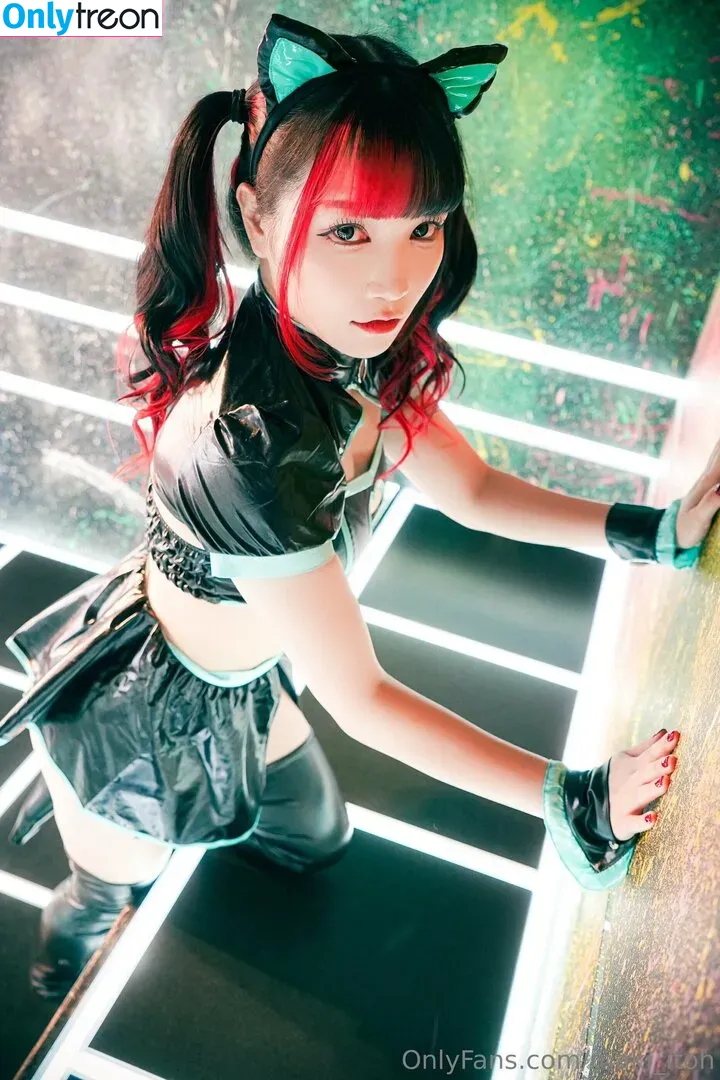Maki Itoh nude photo #0424 (maki_itoh / makifuckingitoh)