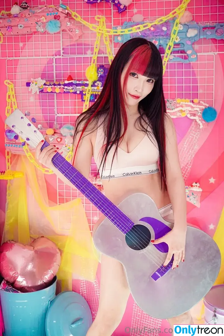 Maki Itoh nude photo #0752 (maki_itoh / makifuckingitoh)