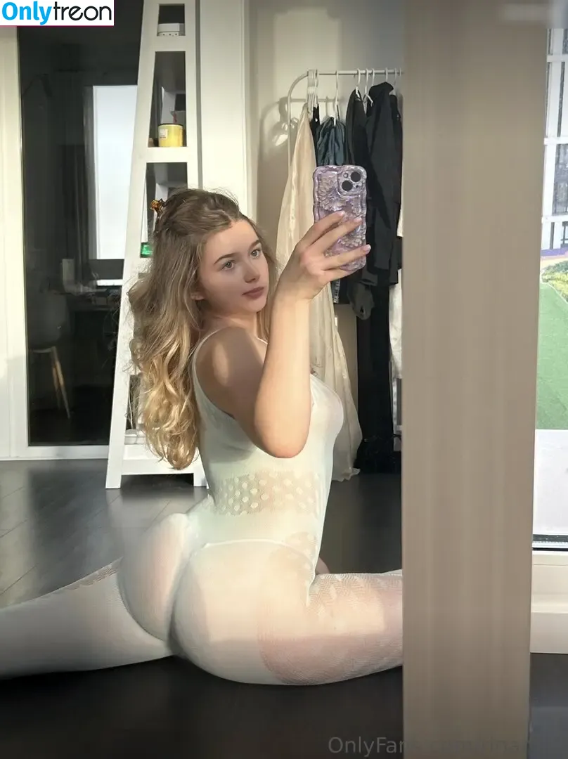 Malá Holčička nude photo #0297 (kleine.xenia / xeniaa_of)