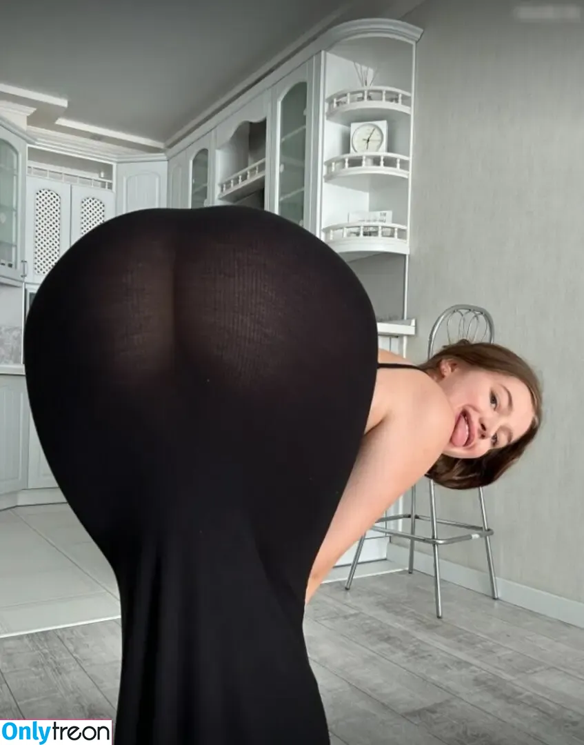 Malá Holčička nude photo #0304 (kleine.xenia / xeniaa_of)