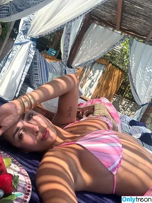 Malaika Arora / malaikaaroraofficial nude photo #0095