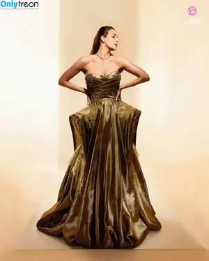 Malaika Arora / malaikaaroraofficial nude photo #0101
