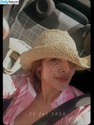 Malaika Arora / malaikaaroraofficial nude photo #0107