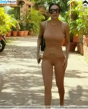 Malaika Arora / malaikaaroraofficial nude photo #0144