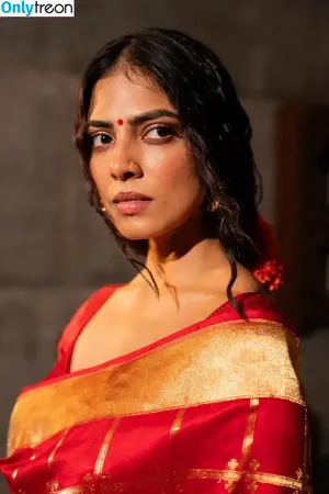 Malavika Mohanan / malavikamohanan_ nude photo #0092