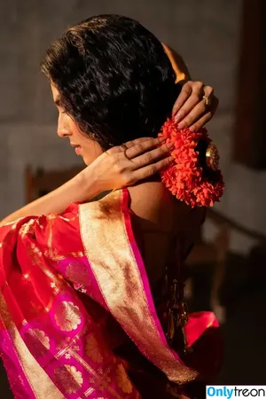 Malavika Mohanan / malavikamohanan_ nude photo #0093