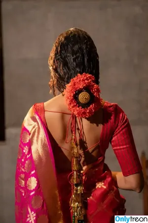 Malavika Mohanan / malavikamohanan_ nude photo #0094