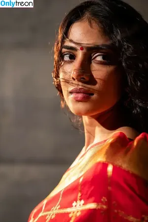 Malavika Mohanan / malavikamohanan_ nude photo #0097