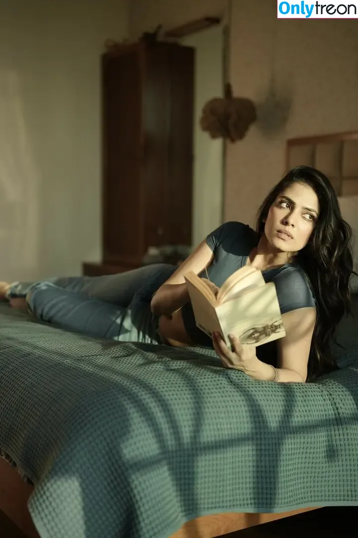 Malavika Mohanan nude photo #0074 (malavikamohanan_)