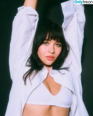 Malina Weissman / malinaweissman nude photo #0350