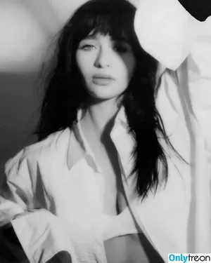 Malina Weissman / malinaweissman nude photo #0351