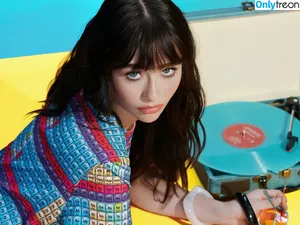 Malina Weissman / malinaweissman nude photo #0365
