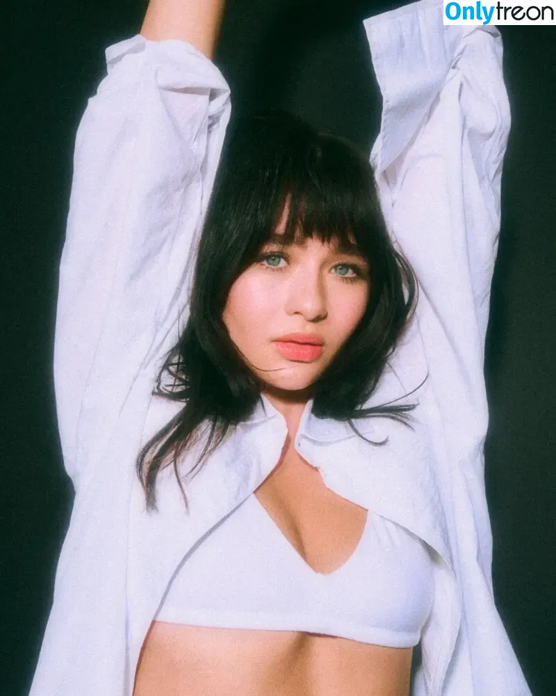 Malina Weissman nude photo #0350 (malinaweissman)