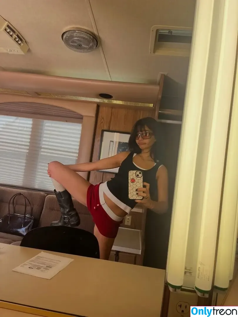Malina Weissman nude photo #0360 (malinaweissman)