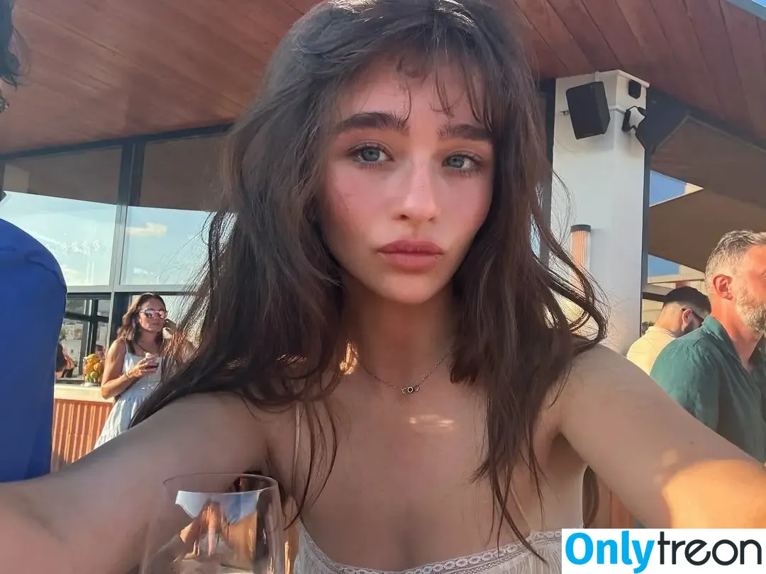 Malina Weissman nude photo #0371 (malinaweissman)