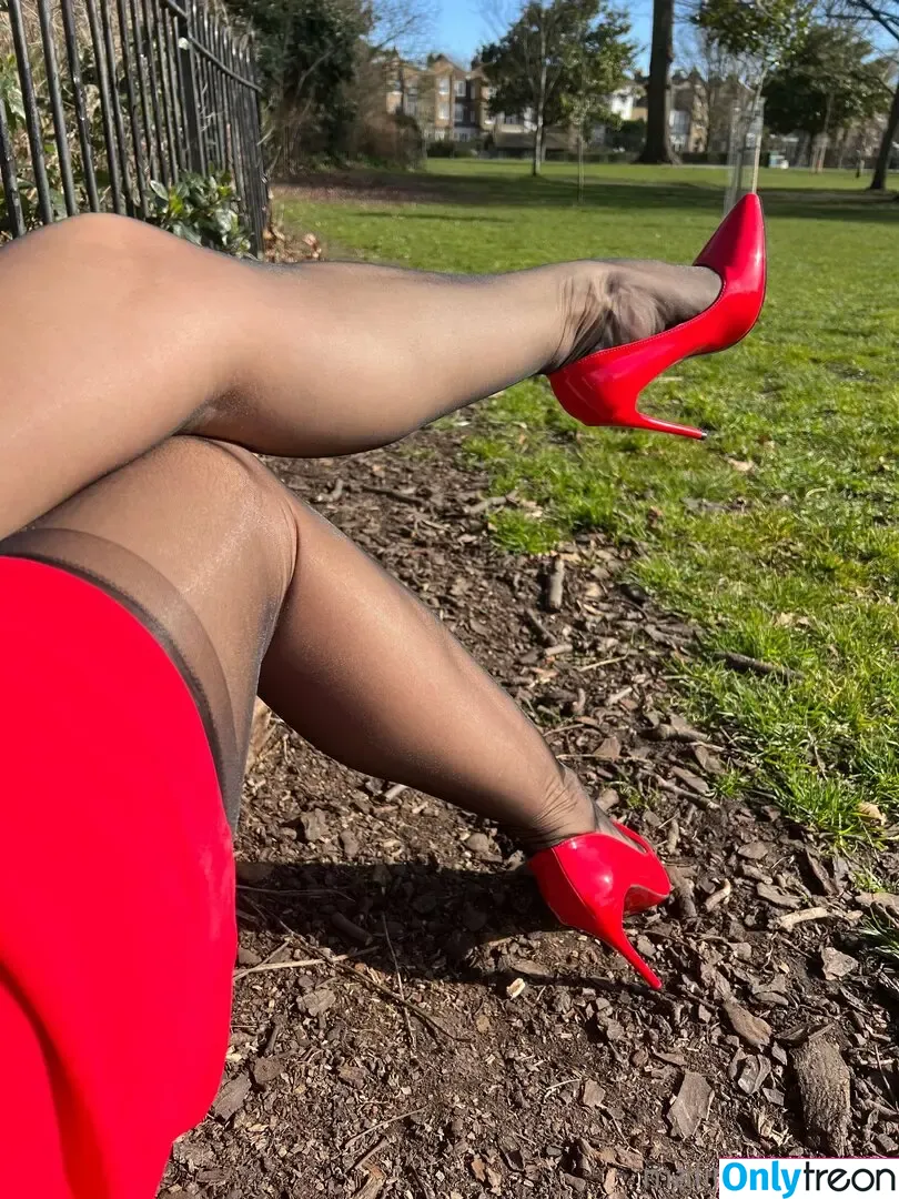 malinawhispers nude photo #0111 (malinawhispers)