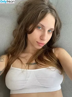 maltihoneyy / maltdisney nude photo #0277