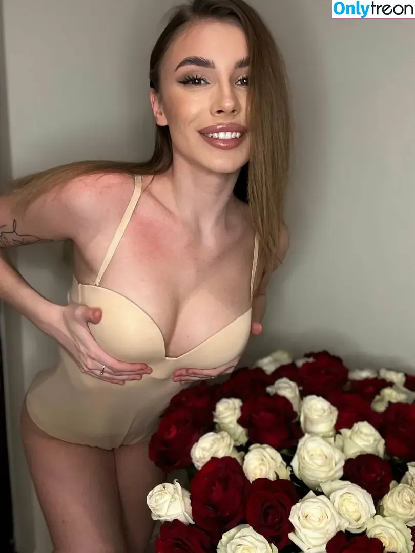maltihoneyy nude photo #0038 (maltdisney)