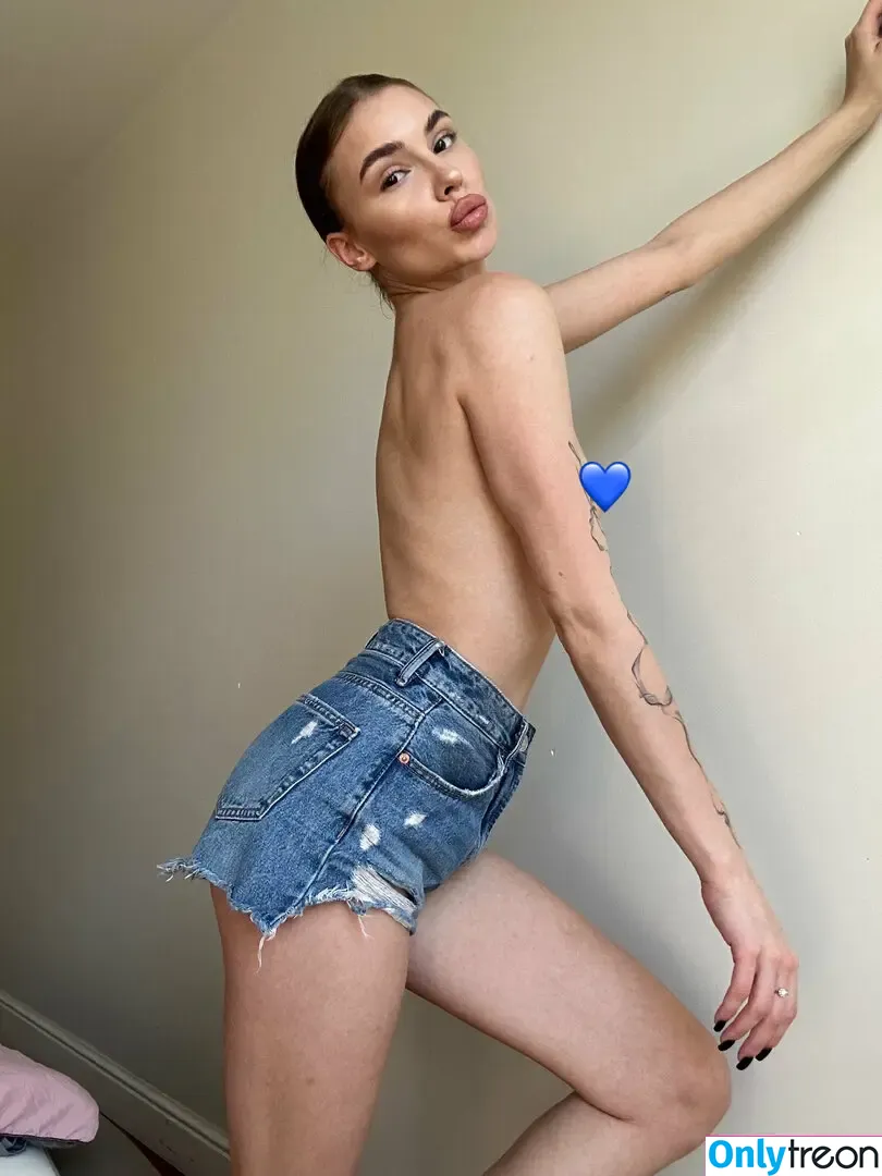 maltihoneyy nude photo #0158 (maltdisney)