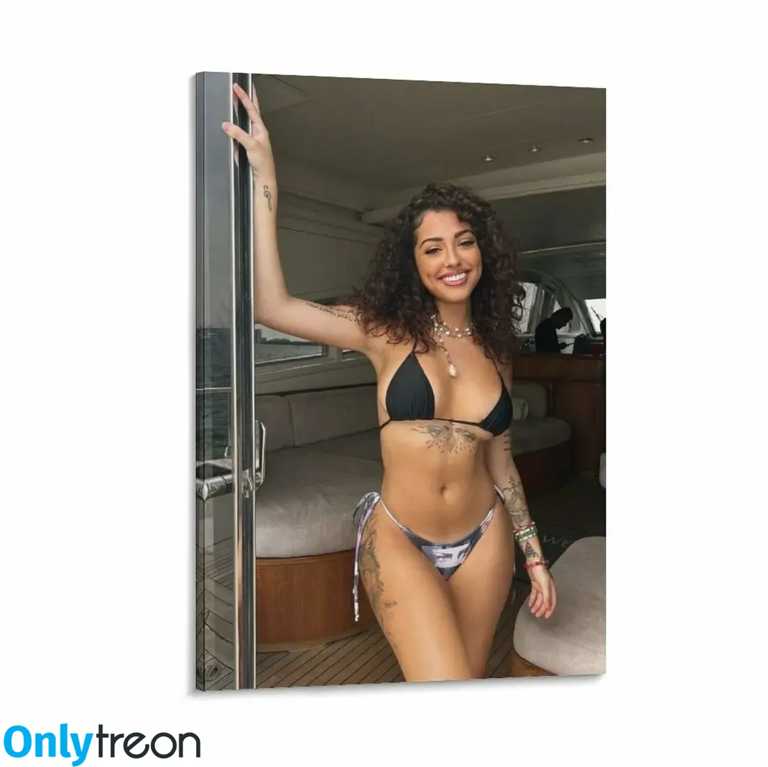Malutrevejo nude photo #0009 (Malutrevejo)