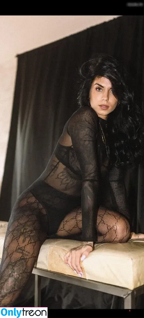 malvareezz nude photo #0087 (malvareezz)