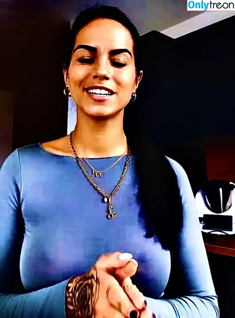 malvareezz nude photo #0112 (malvareezz)