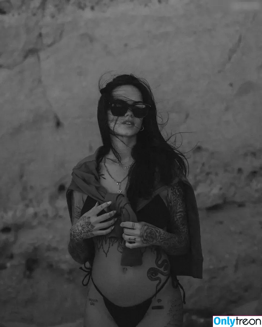 malvareezz nude photo #0149 (malvareezz)