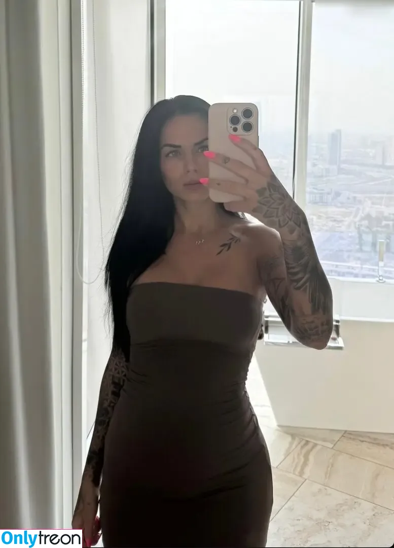 malvareezz nude photo #0160 (malvareezz)