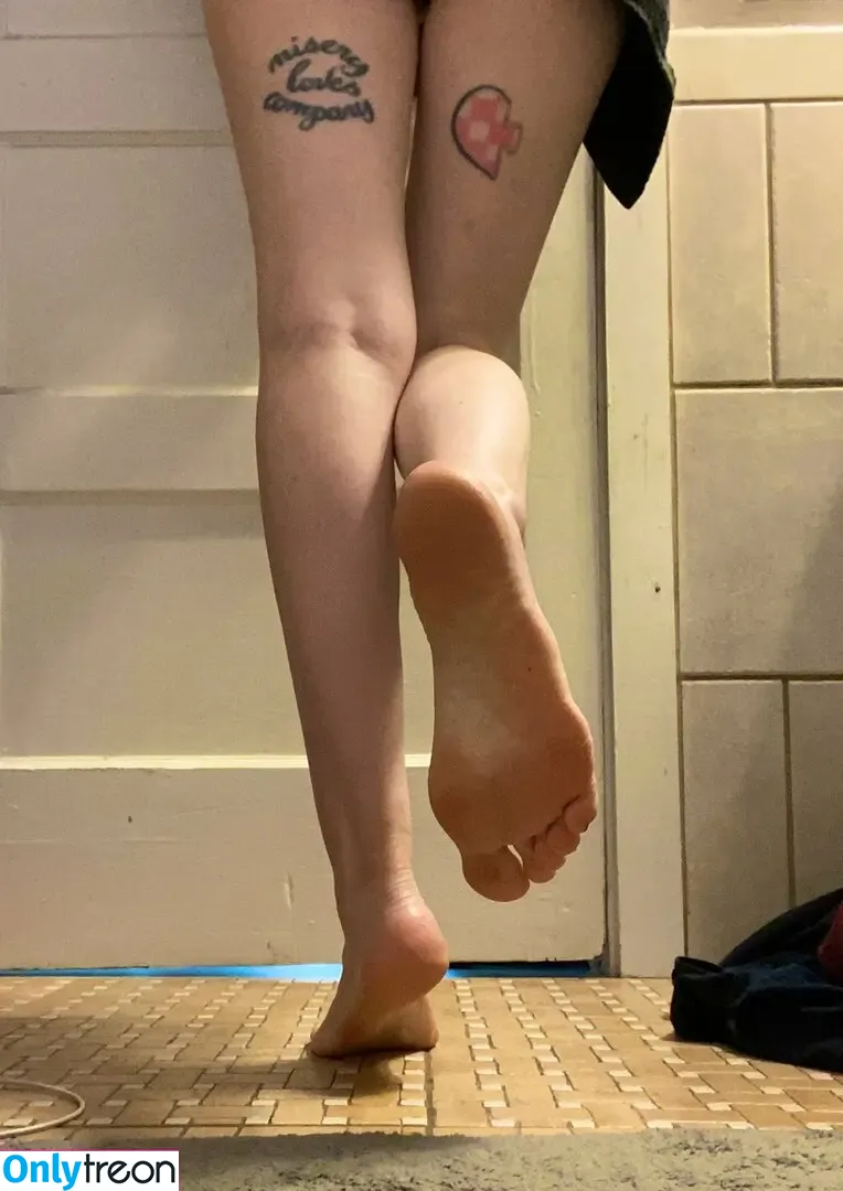 Mamas_Feet_xo nude photo #0020 (mamasfeet_x / mamasmelons)
