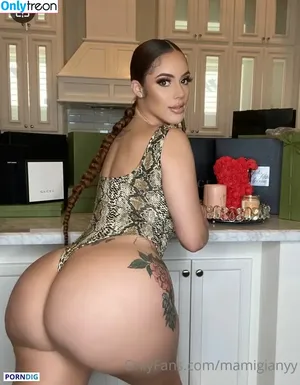 Mamigianyy / mami_gisback nude photo #0216